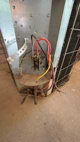 Amana Distinction Air Conditioner Condenser - Image 3