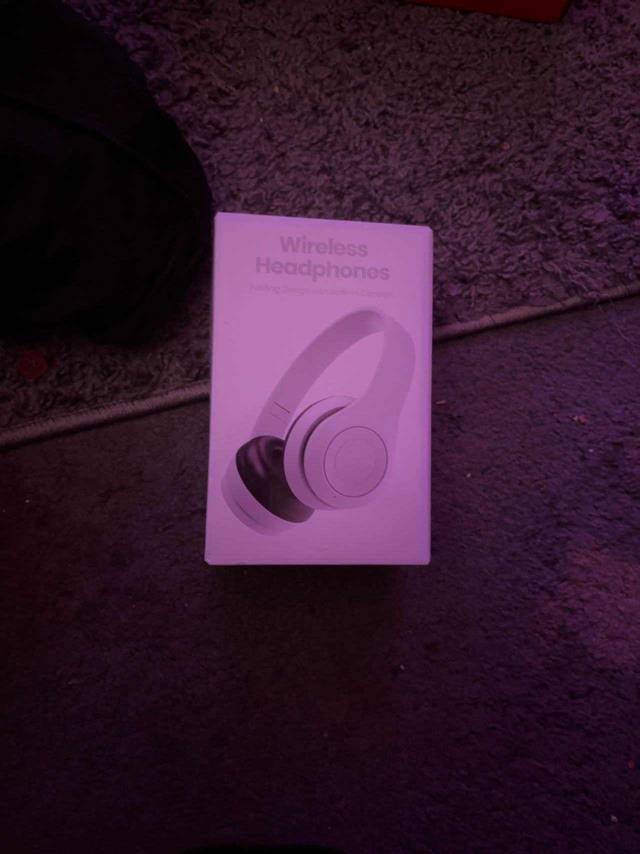GEMS Over-Ear Wireless Headphones White