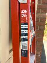 Werner 5.5 ft. Fiberglass Step Ladder 300 lbs. Load Capacity - Image 3
