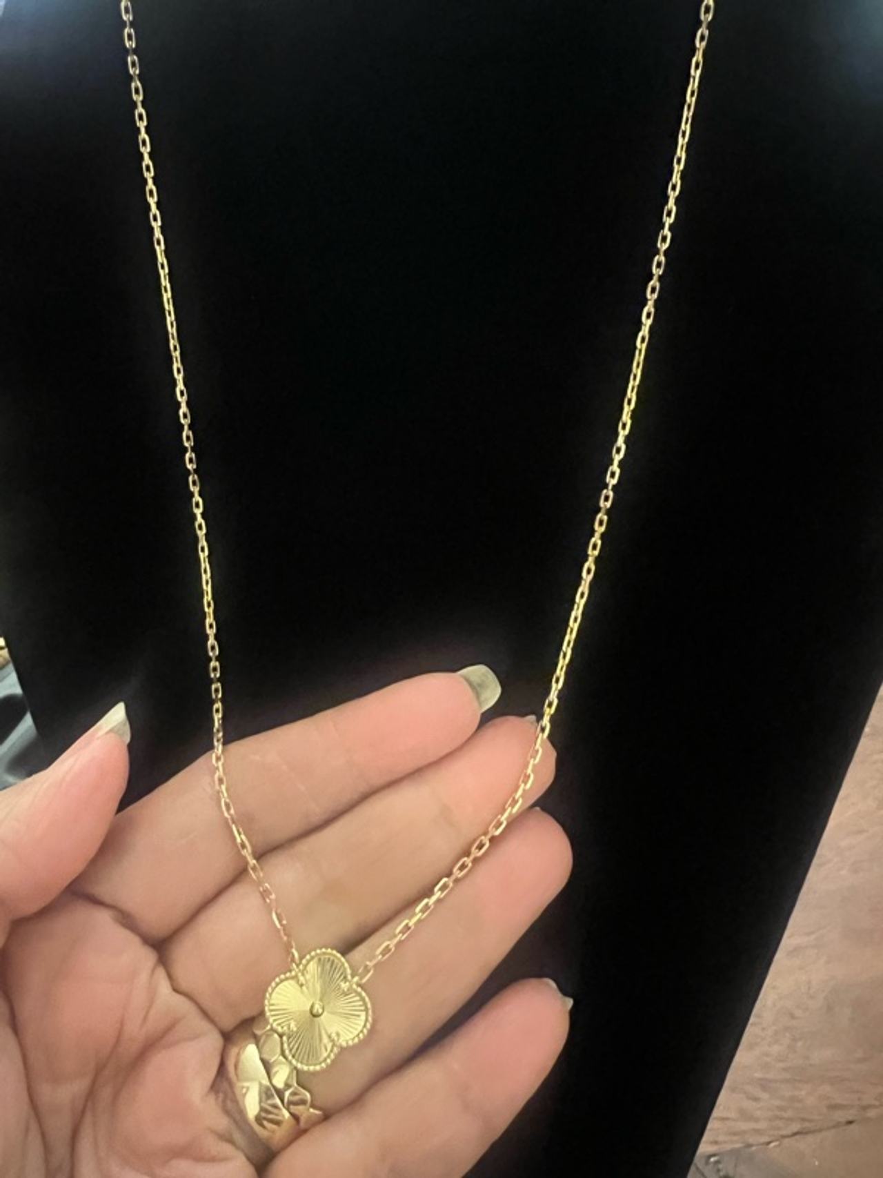 Pure 18k gold VCA clover necklace 