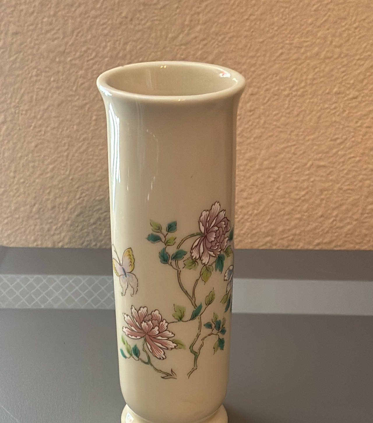 Wedgwood Kutani Crane Bud Vase