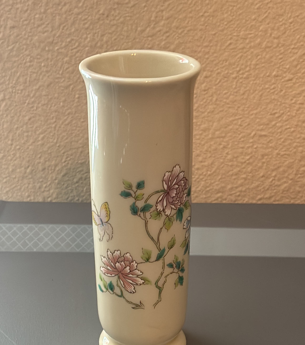 Wedgwood Kutani Crane Bud Vase