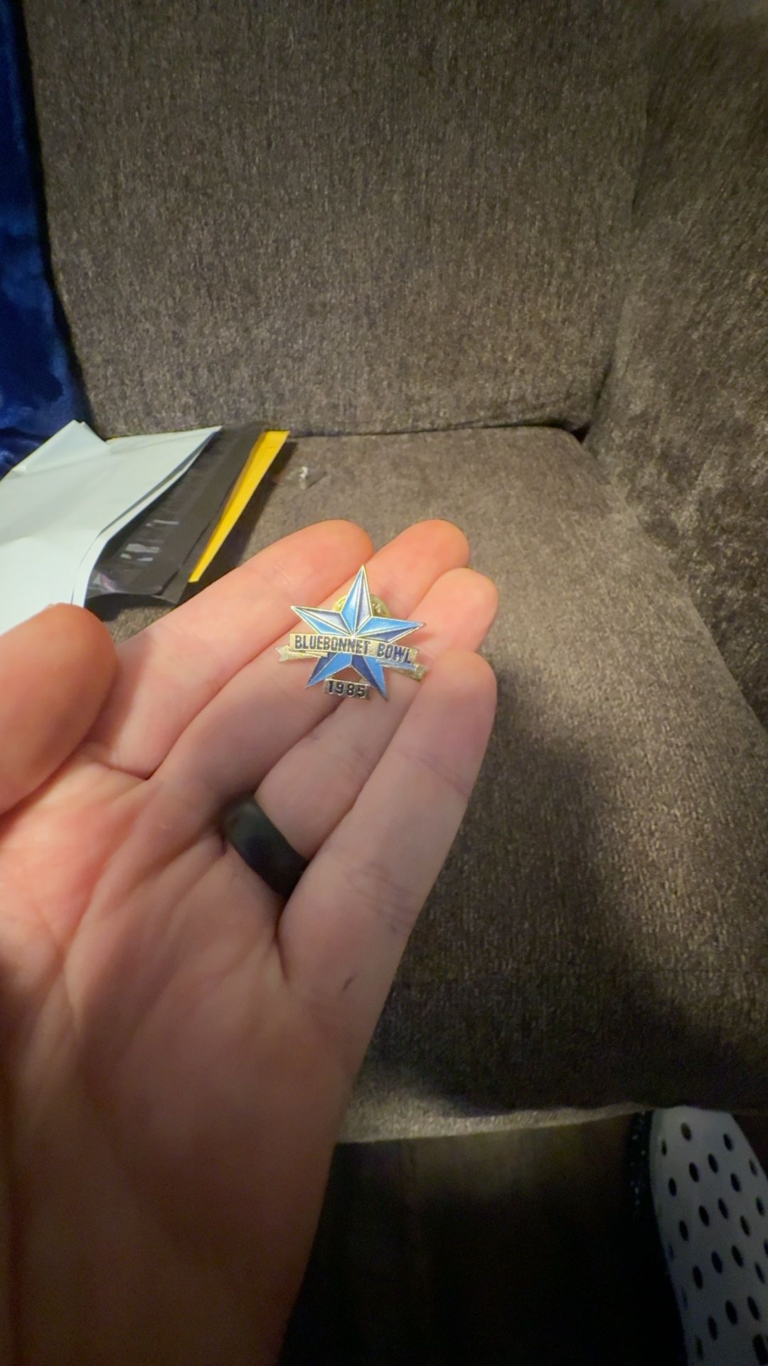 Bluebonnet Bowl 1985 College Football Lapel Pin