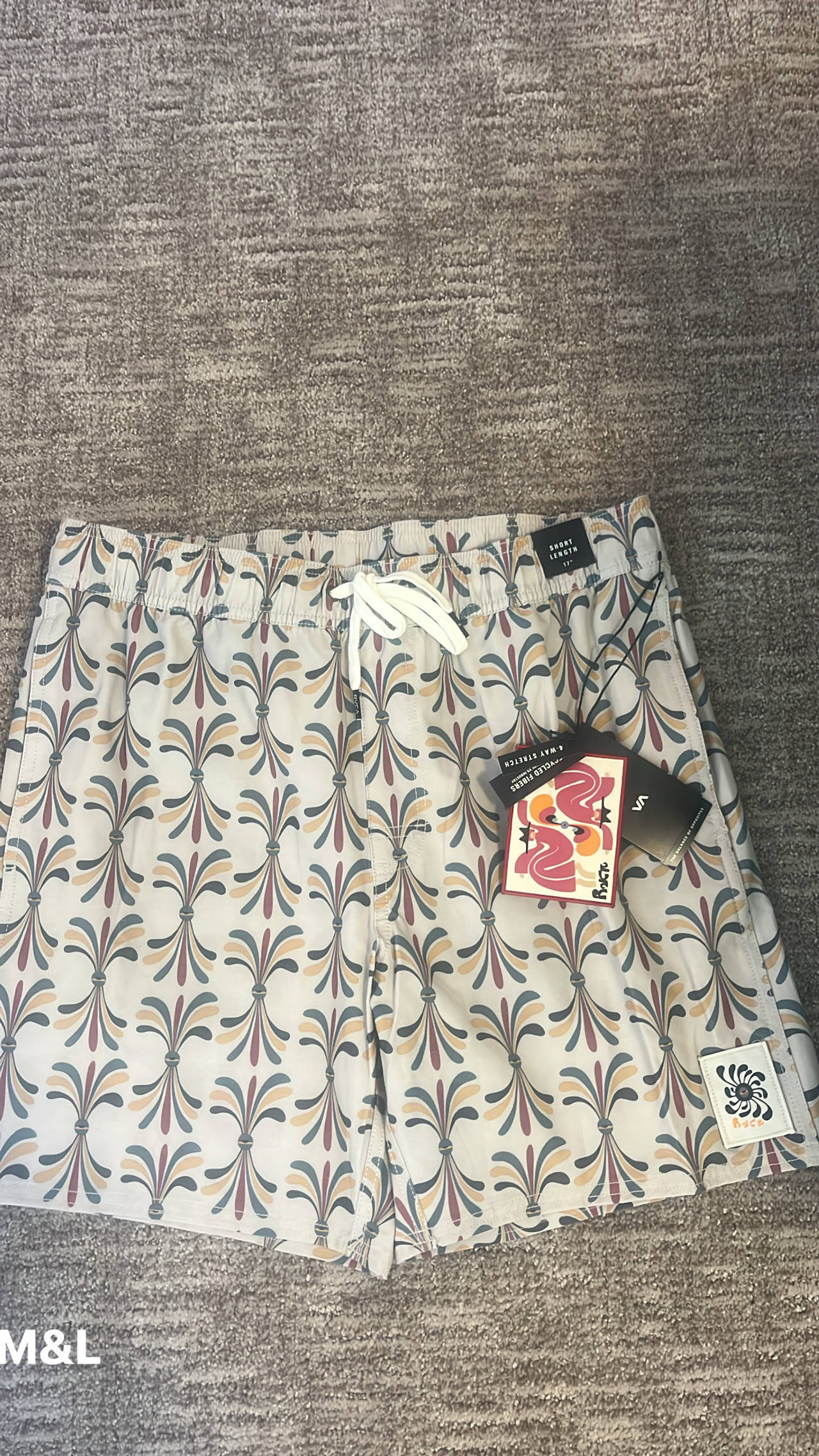 New with tags RVCA Eastern 17" Boardshorts L