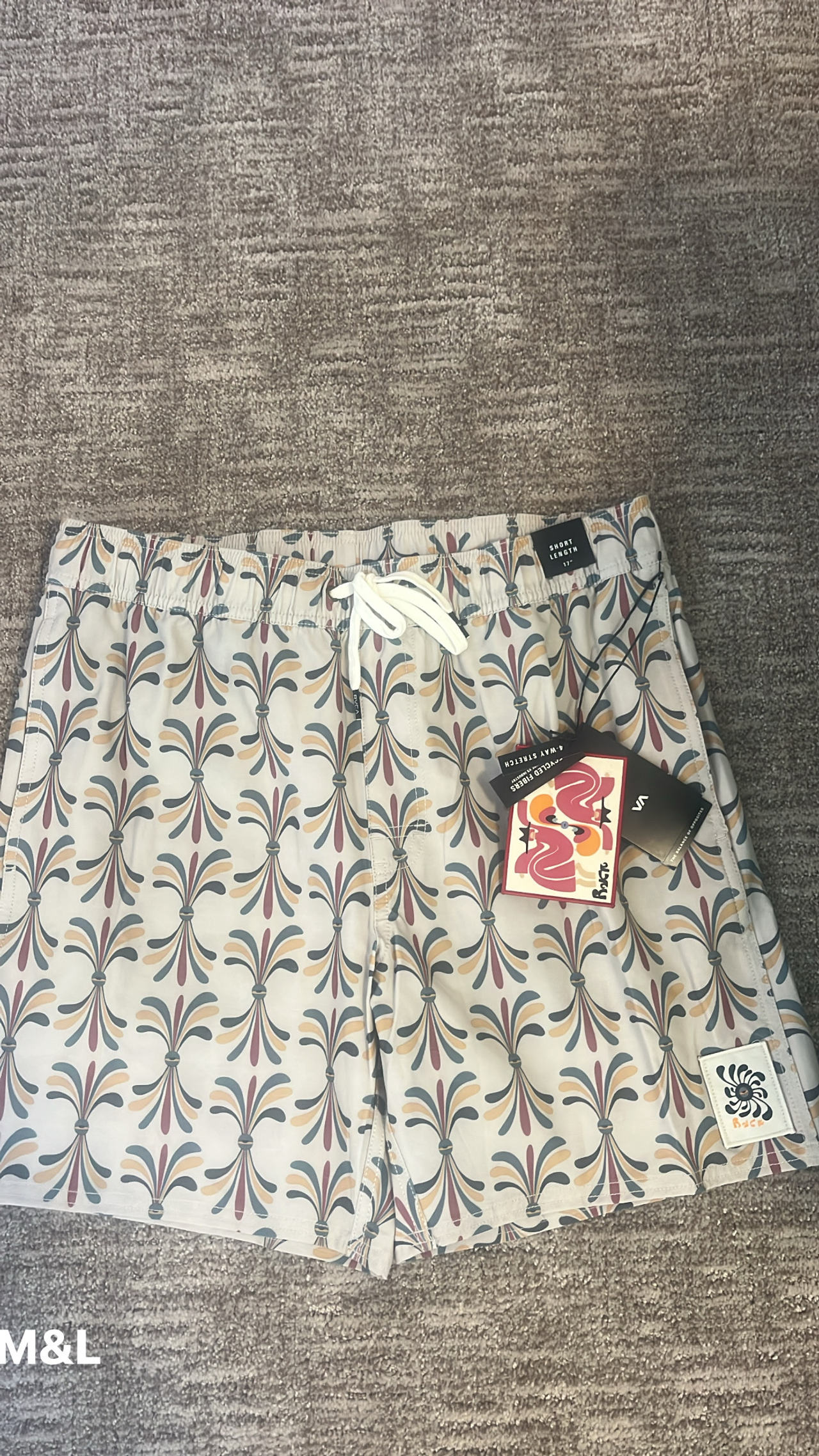 New with tags RVCA Eastern 17" Boardshorts L