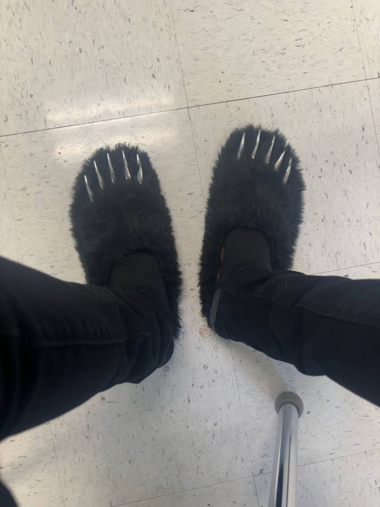 Bravest Studios Bear Claw Mule Black