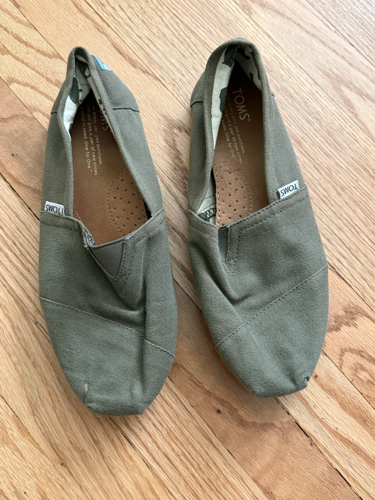TOMS Classic Alpargata Canvas Slip-Ons size 9