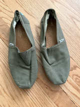 TOMS Classic Alpargata Canvas Slip-Ons size 9 - Image 1