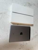Apple iPad - Image 4