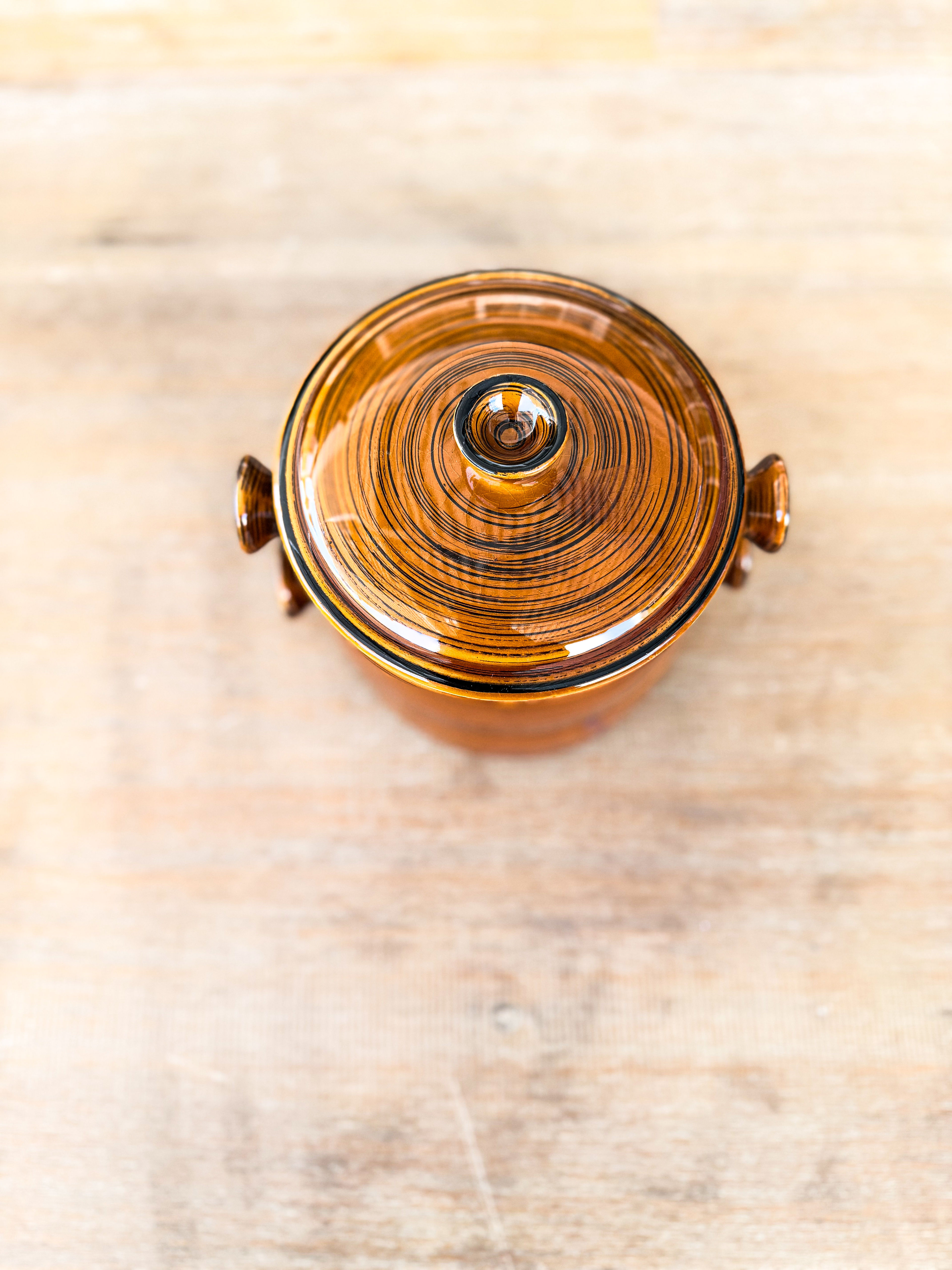 Vintage Brittany Onyx Oven-Proof Stoneware Crocks – Pair (One Decorative) - Image 5