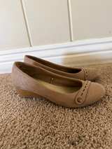 Seychelles Suede Round Toe Pumps size  6.5 - Image 4