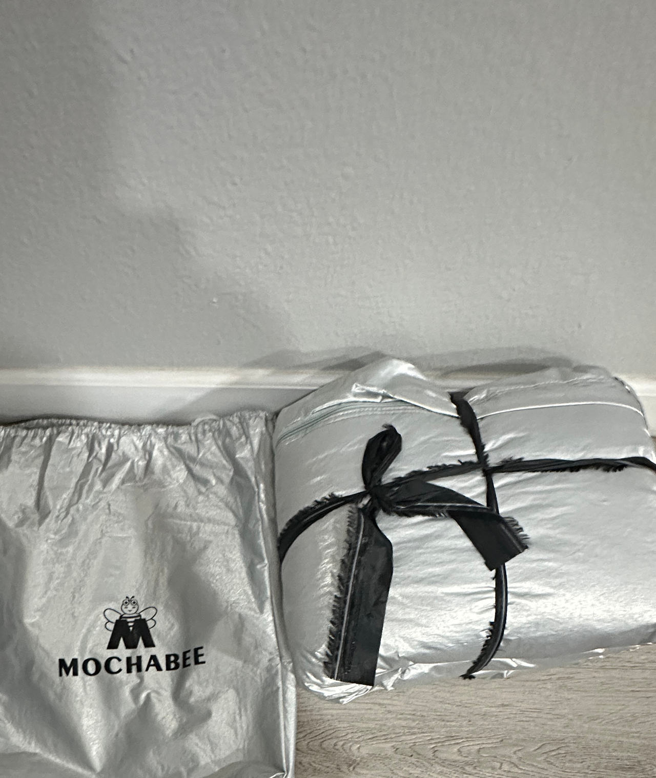 Mochabee Metallic Puffer Blanket