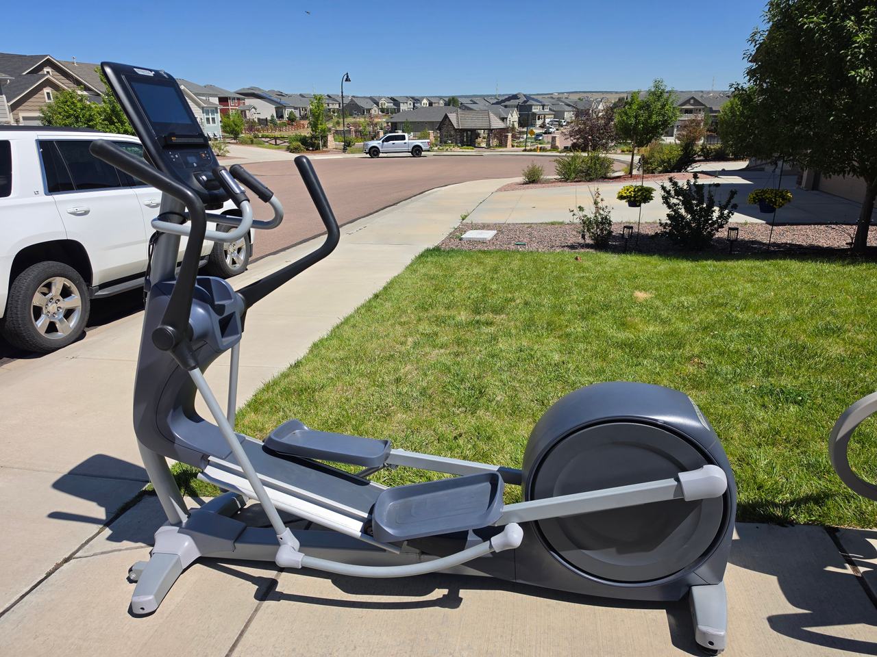 Precor EFX 781 Elliptical with P62 Console