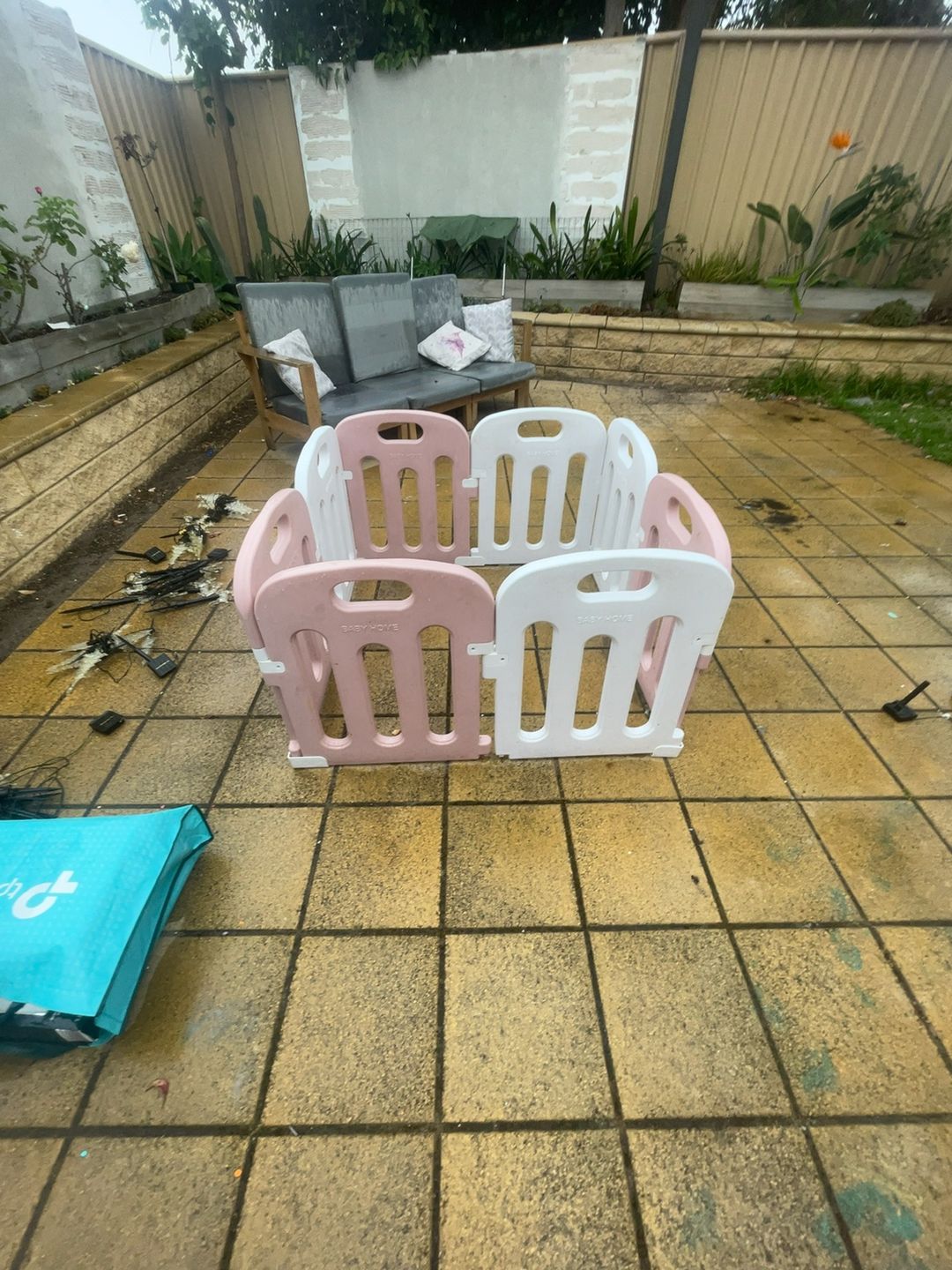 Baby Home Playpen pink and white 105 x 105cm