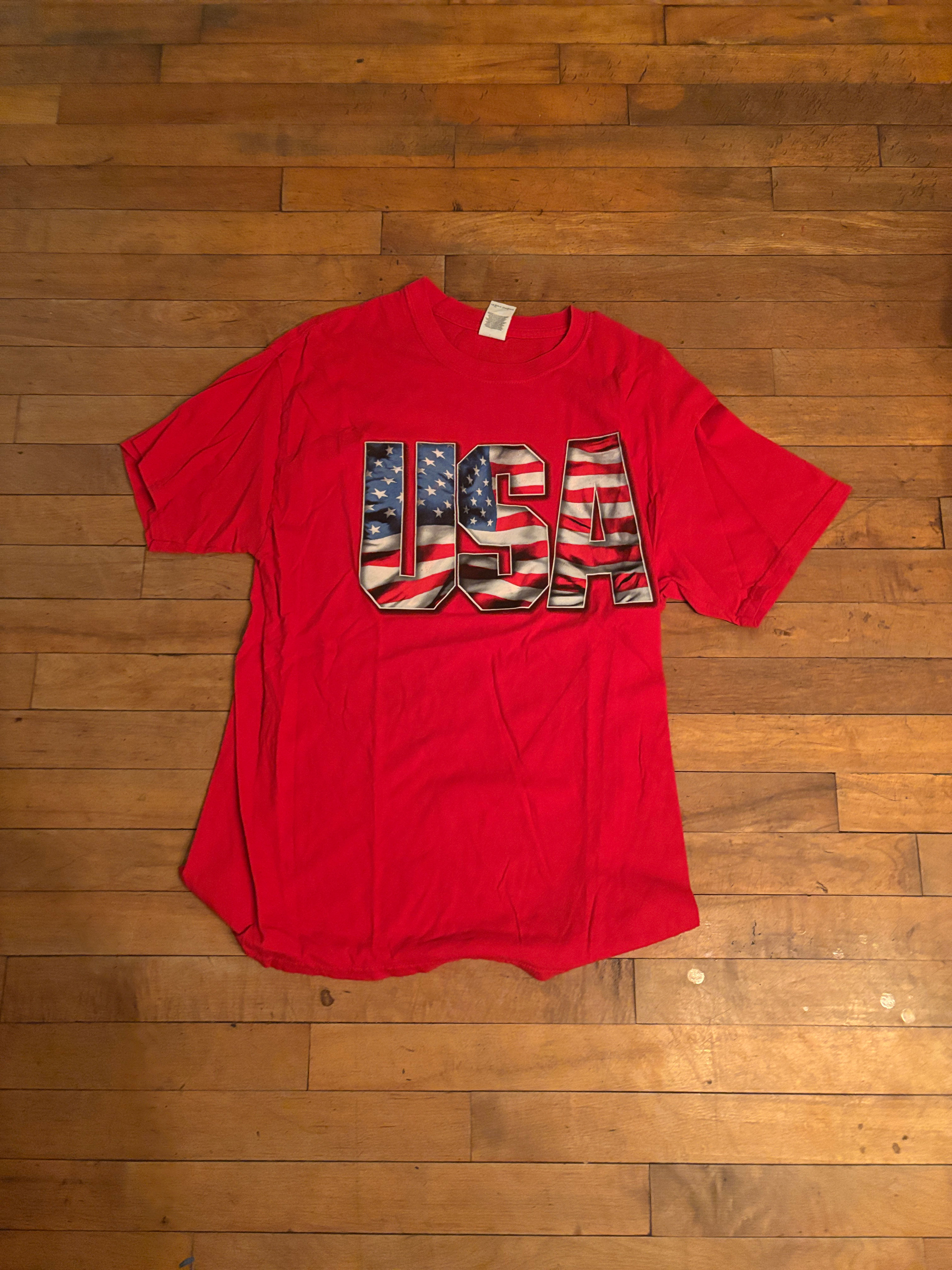 Gildan Red USA Flag Graphic T-Shirt men’s large