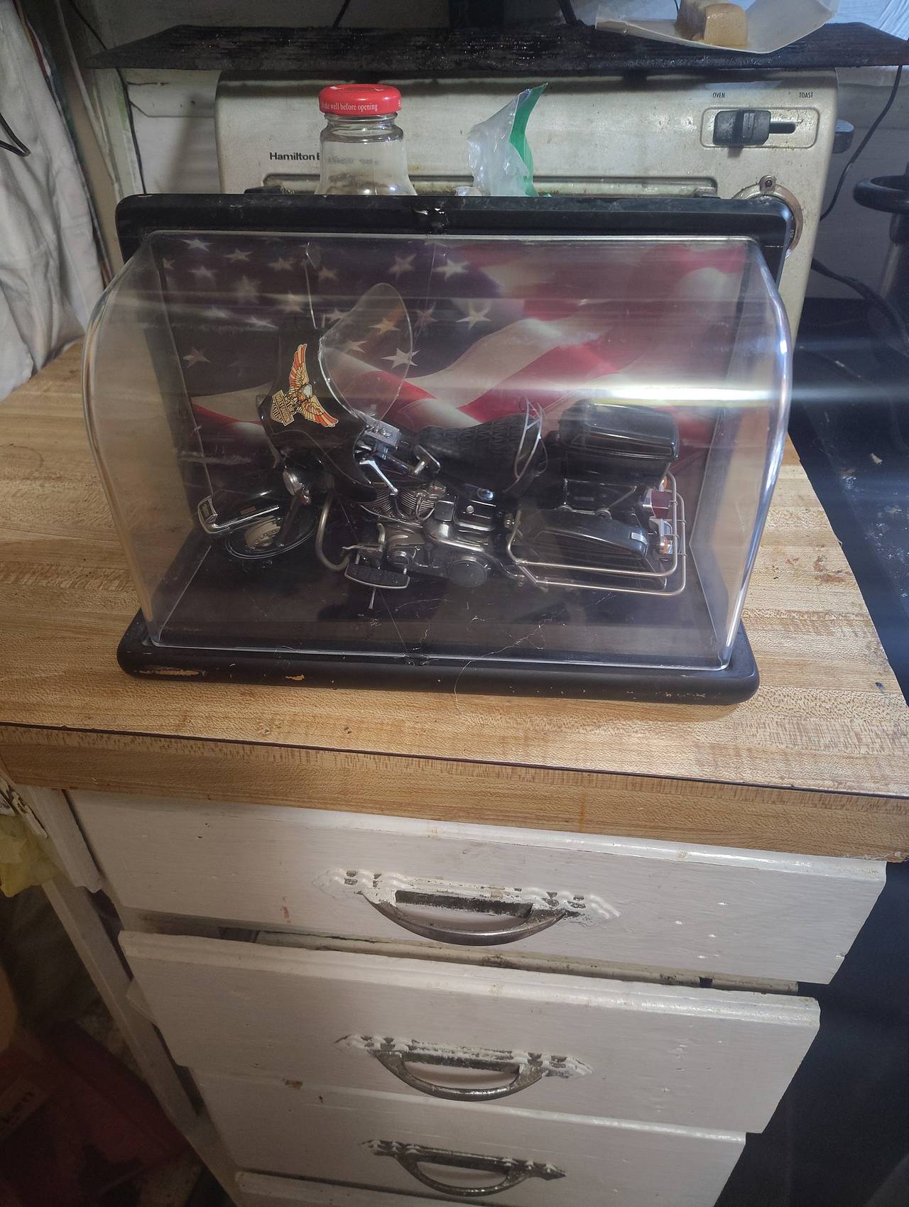Franklin Mint Harley-Davidson Heritage Softail Classic 1:10 Die-Cast Model