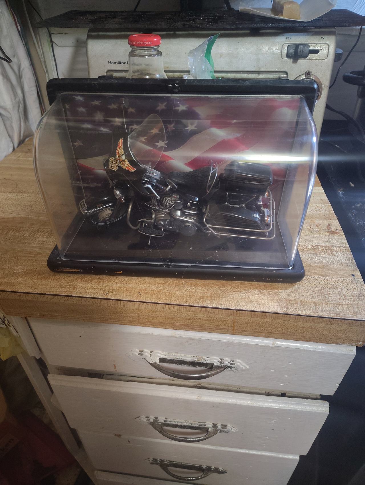Franklin Mint Harley-Davidson Heritage Softail Classic 1:10 Die-Cast Model