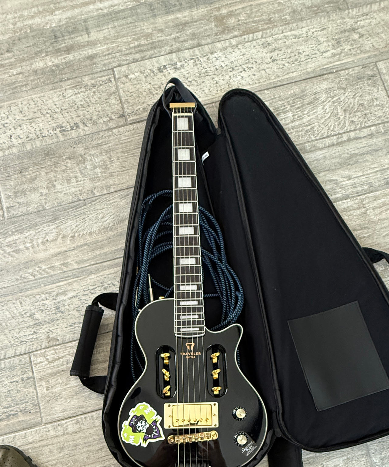 Traveler Guitar Speedster Deluxe Black