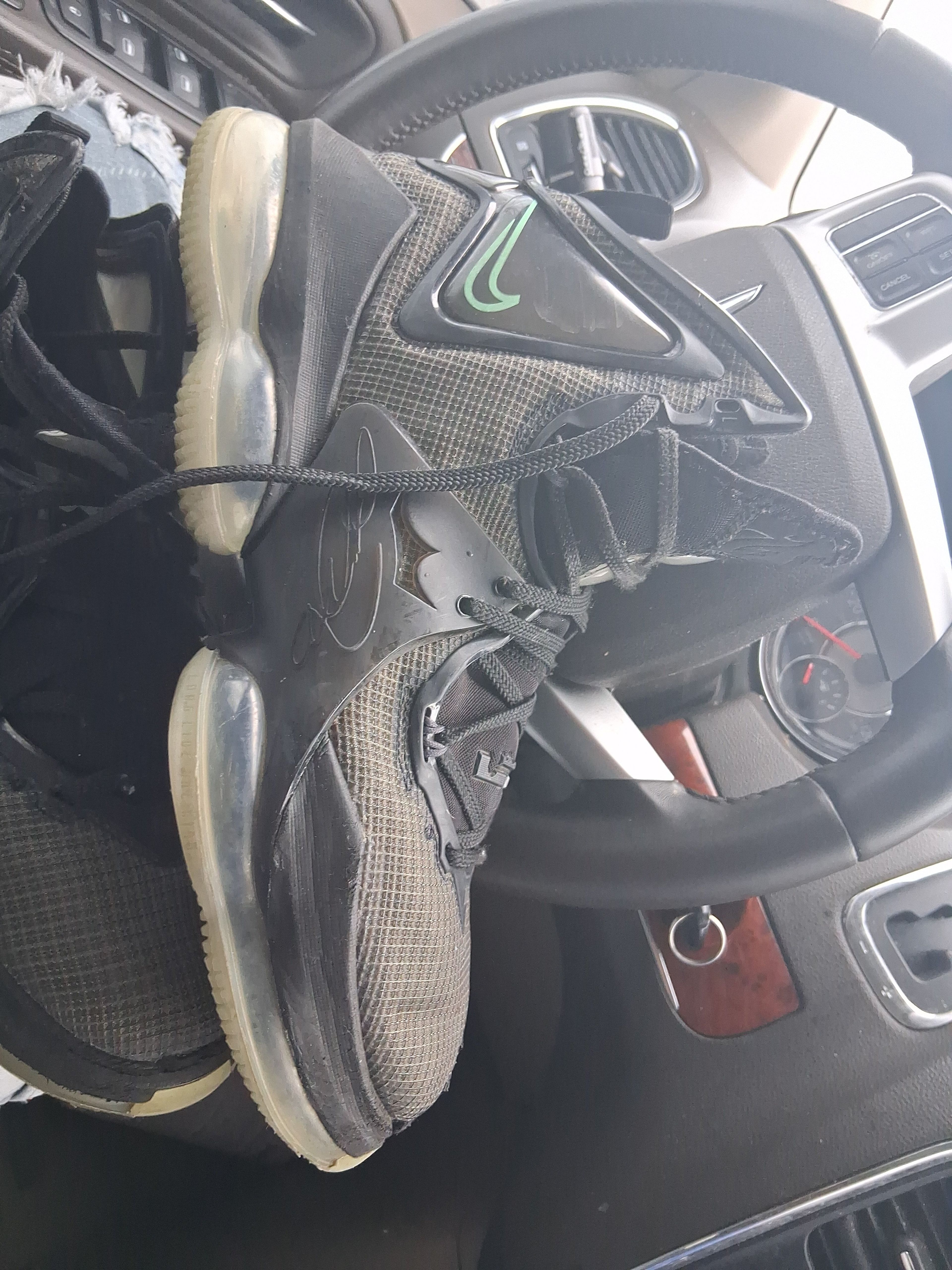 Nike LeBron 19 Black Green Glow