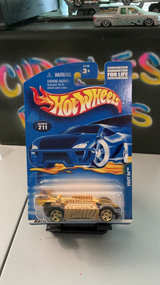 Hot Wheels Krazy 8s (2002 Mainline #211) - Image 1