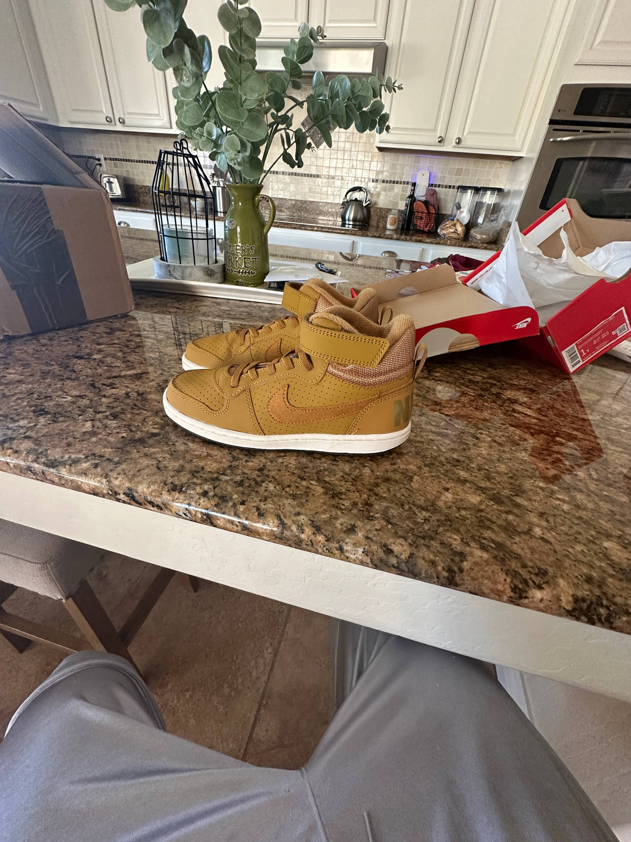 Nike Court Borough Mid 2