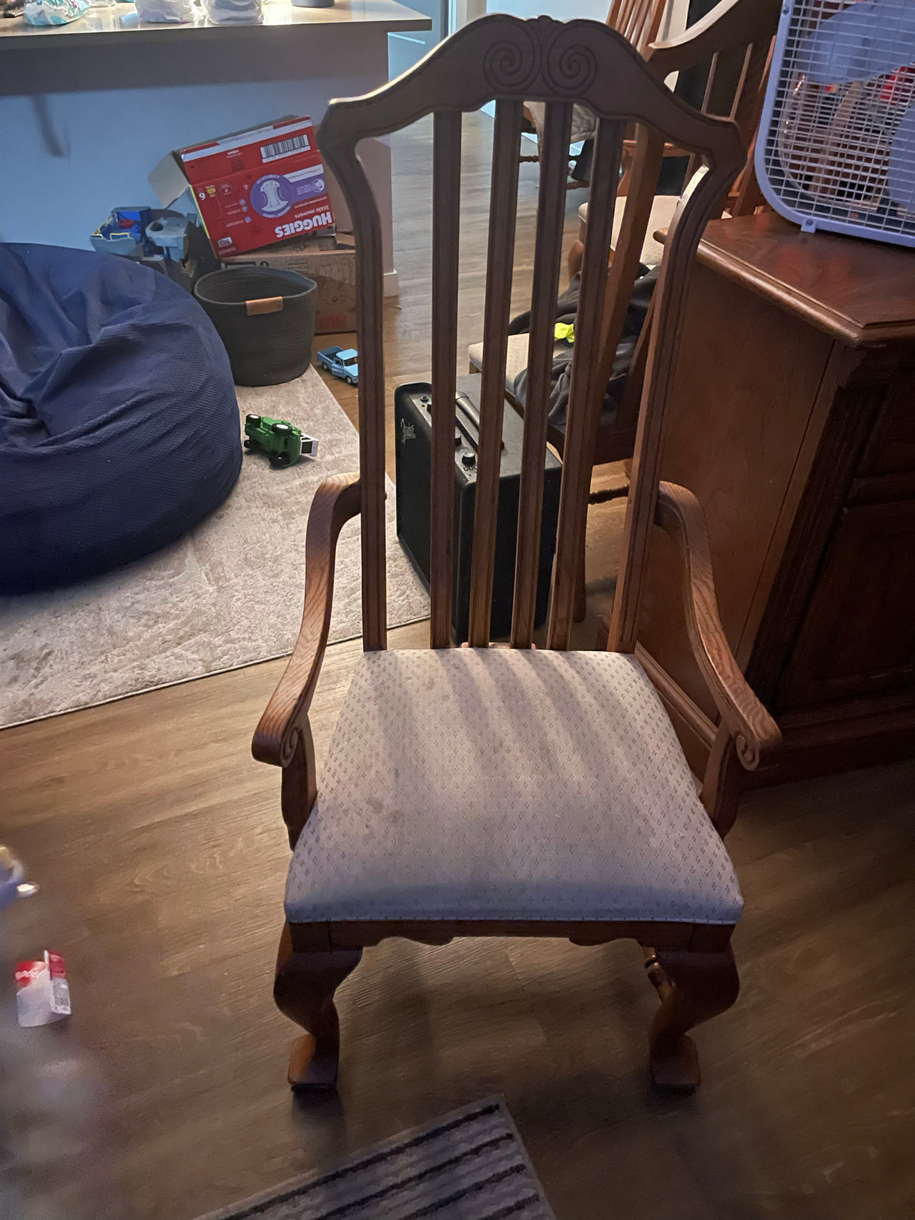 Queen Anne Style Dining Arm Chair
