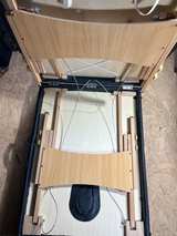 Saloniture Portable Folding Massage Table with Sheets & Accessories - Image 5