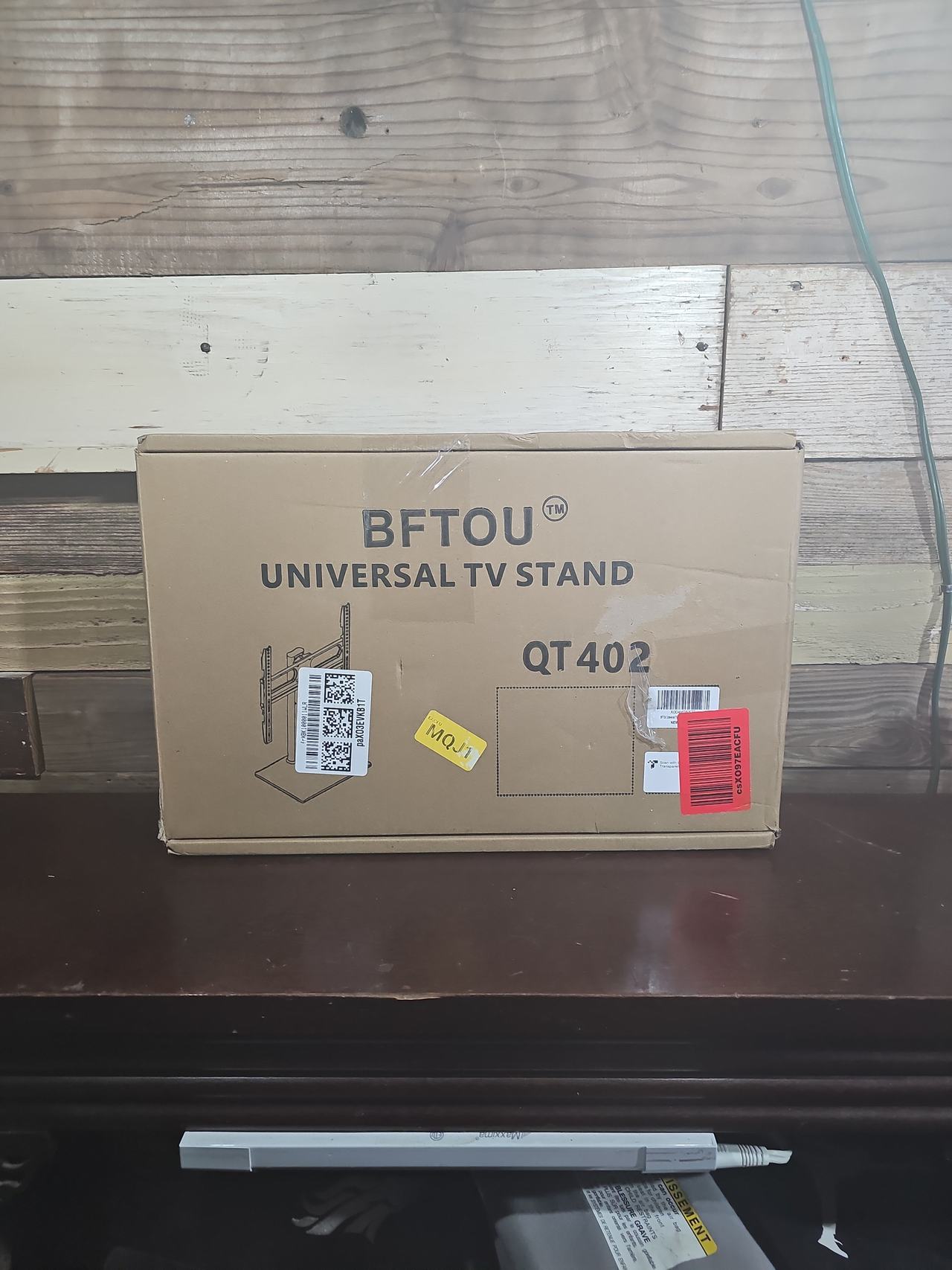 BFTOU Universal TV Stand QT402