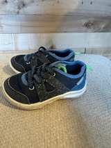 Oshkosh Everplay shoes - size 7 - Image 2