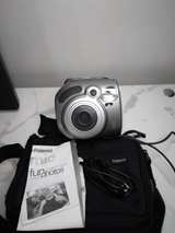 Polaroid Mio Instant Camera - Image 4