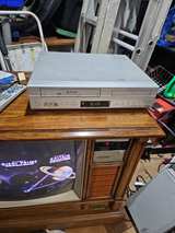 Apex Digital ADV-3750 DVD/VCR Combo Player - Image 1