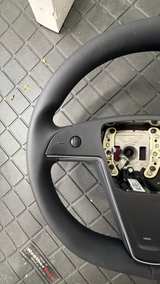 Tesla Model S Plaid Yoke Steering Wheel - Image 3