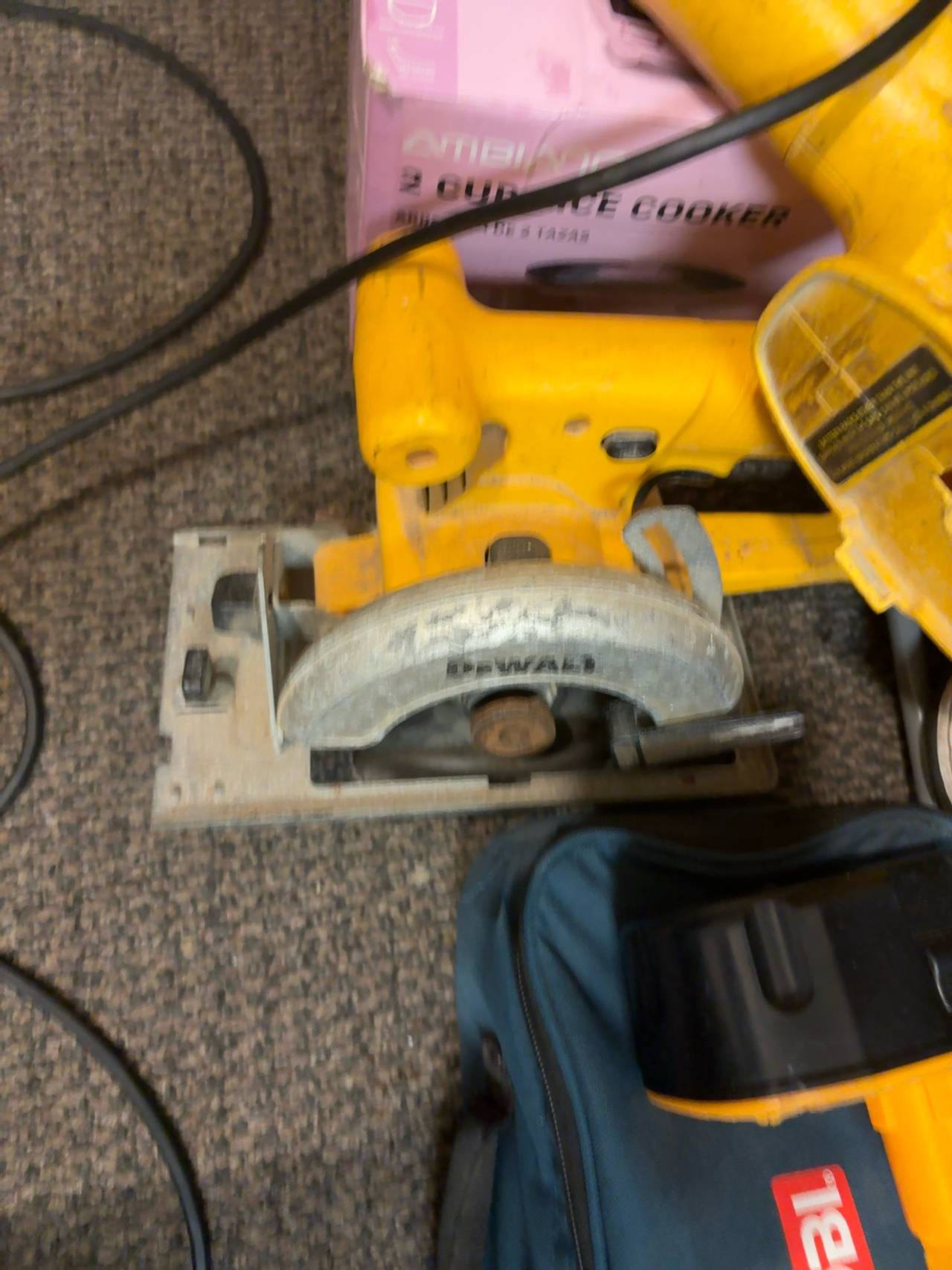 DeWalt 6-1/2" Cordless Circular Saw