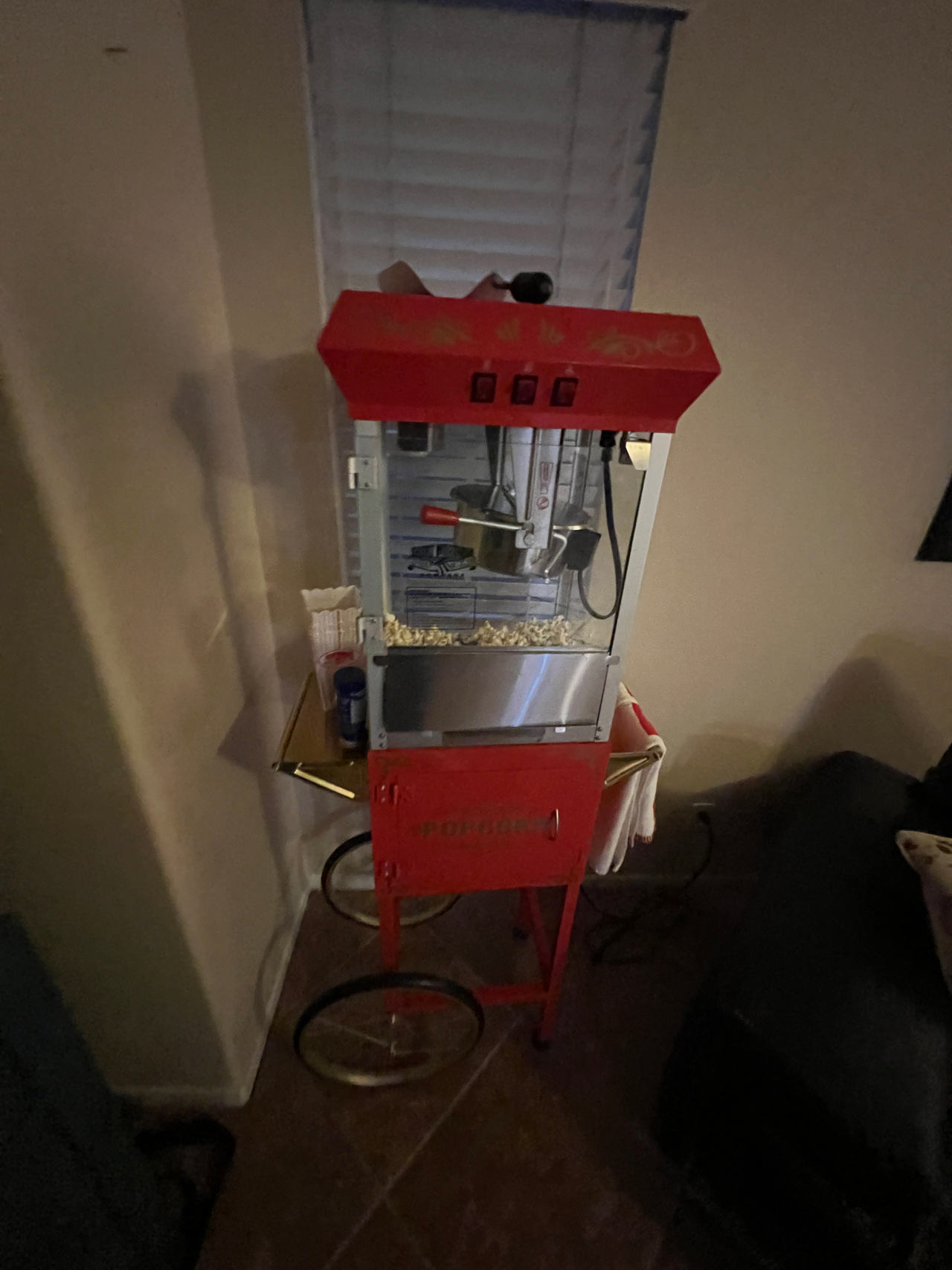 Nostalgia Vintage 2.5-Ounce Kettle Popcorn Cart