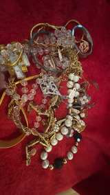 Assorted Vintage Costume Jewelry Lot - Image 7