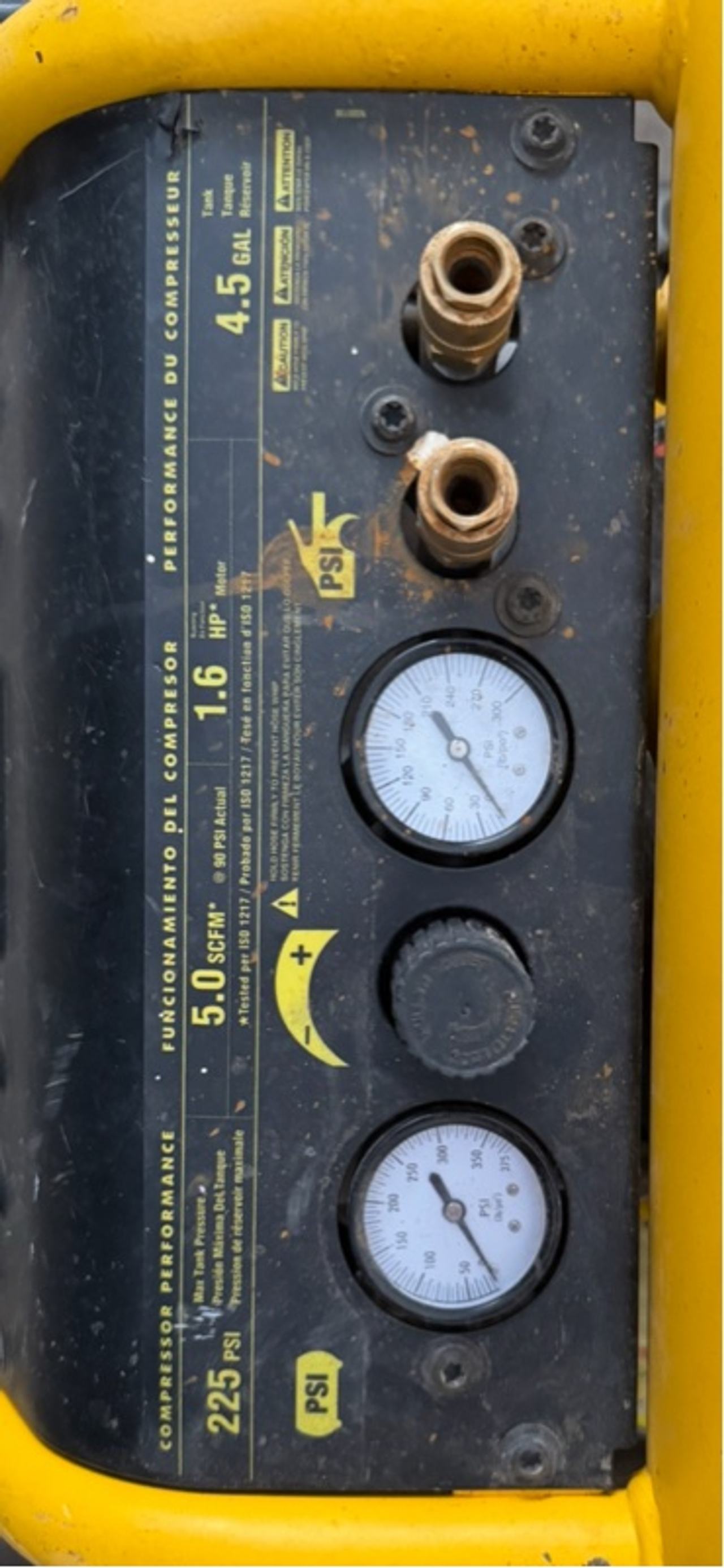 DeWalt 4.5-Gal 225 PSI Portable Air Compressor