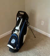 Titleist Lightweight Stand Bag - Image 1