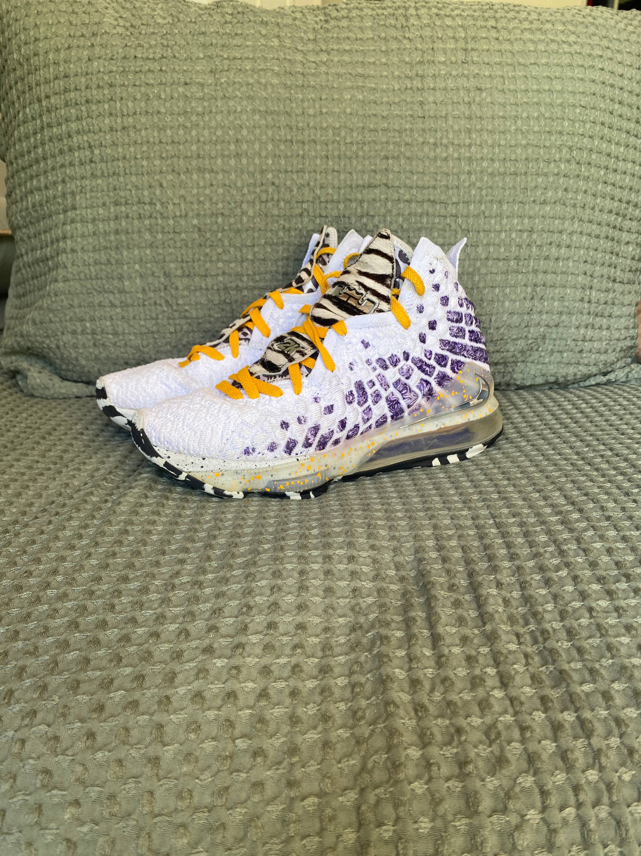 Nike LeBron 17 'Lakers'