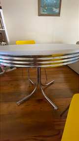 Retro 3-Piece Diner Dining Set - Image 1