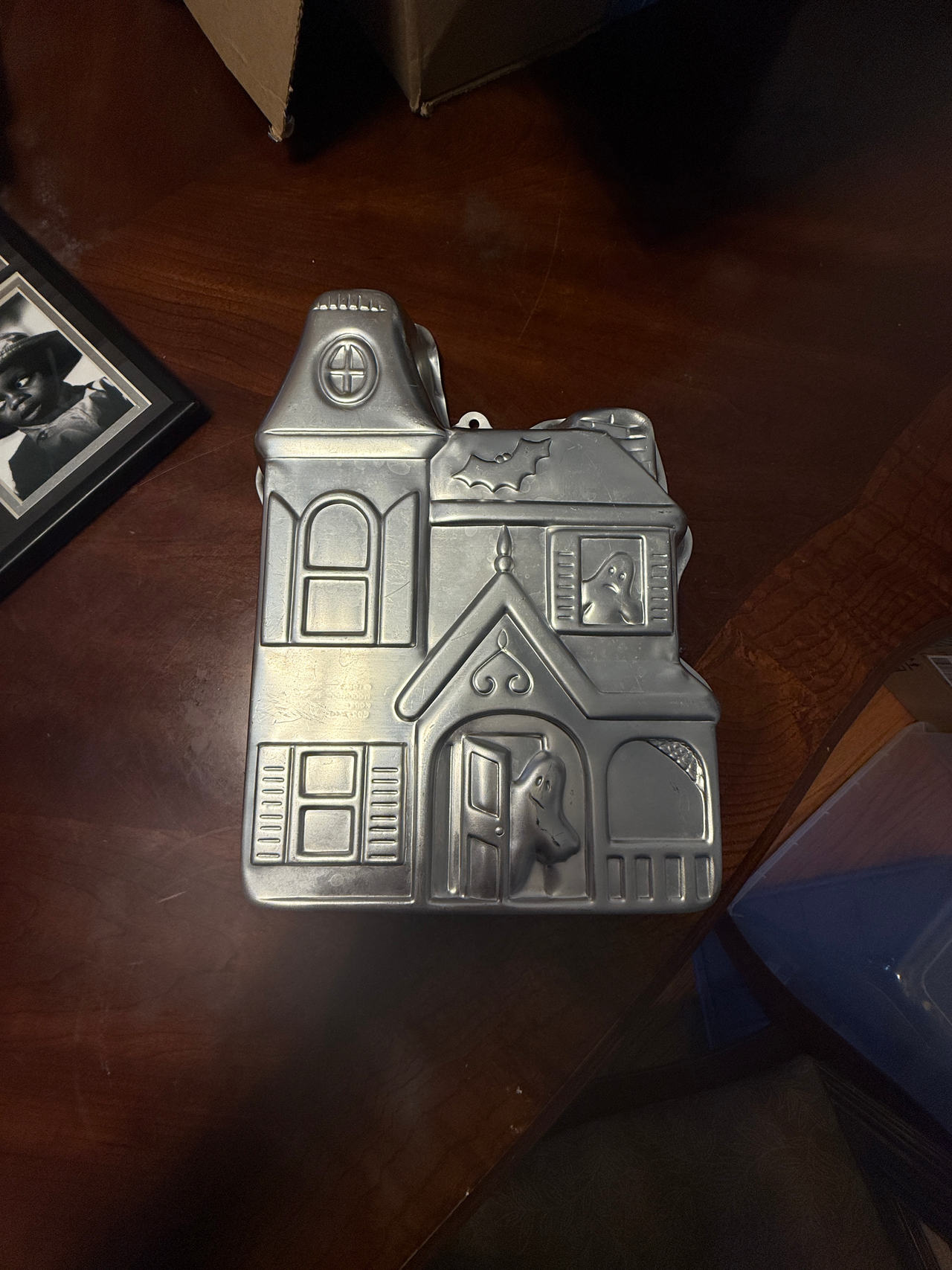 Wilton Haunted House Cake Pan