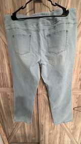 NWT Belle by Kim Gravel Flexible Pull-On Jeans 24W - Image 2