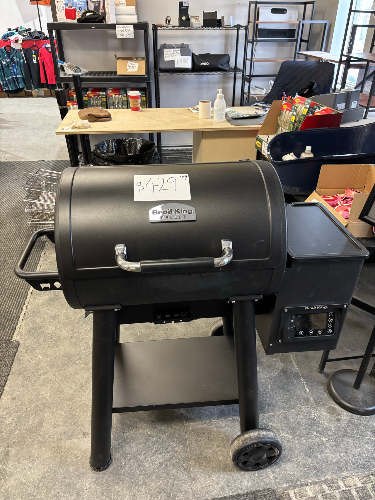 Broil King Crown Pellet 400 Smoker and Grill