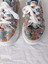 Blowfish Malibu Floral Canvas Sneakers size 10 - Image 3