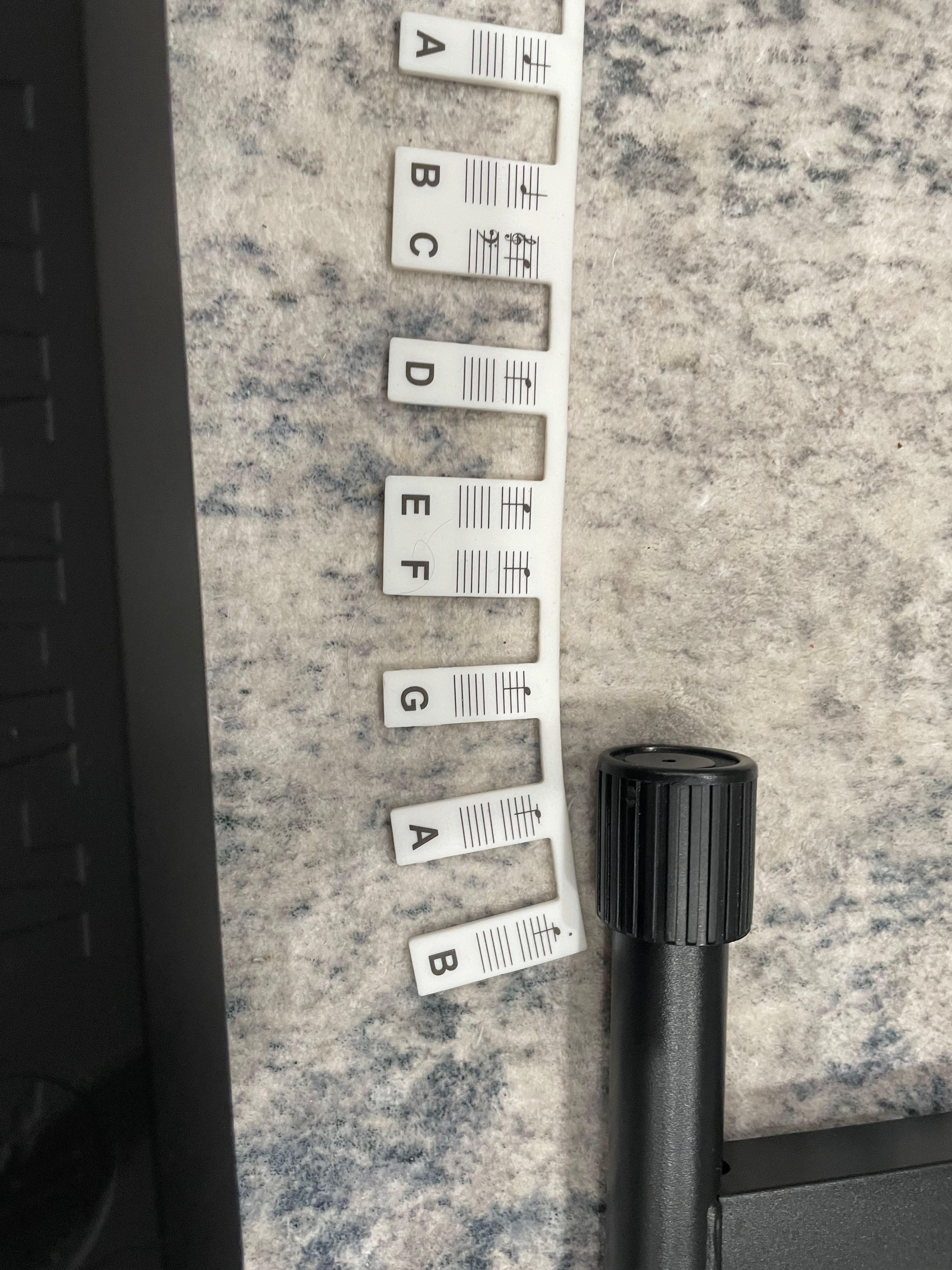 Yamaha PSR-E373 61-Key Portable Keyboard Black - Image 9