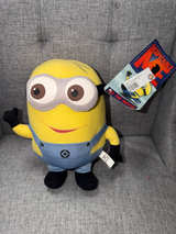 Despicable Me Minion Dave Plush Toy DAVE & BUSTERS ARCADE PRIZE DOLL - Image 1