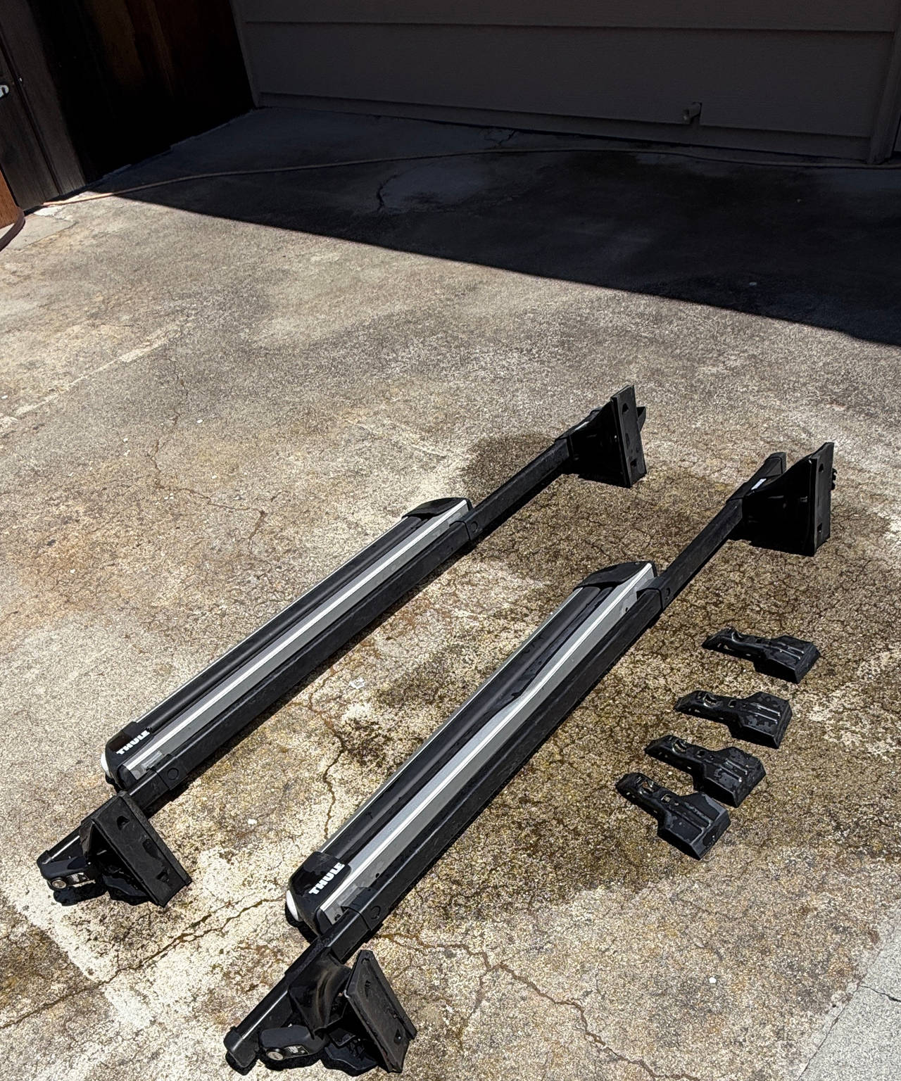 Thule Ski and Snowboard Rack (Squarebar Evo compatible)