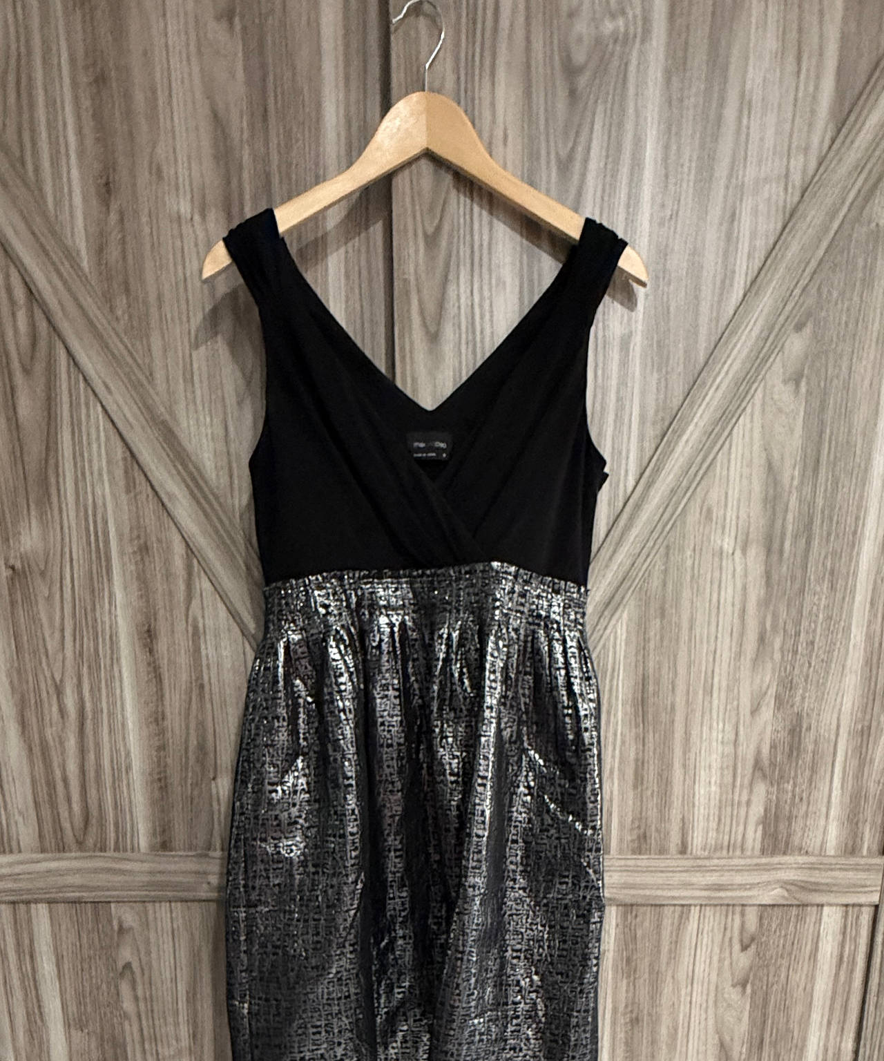 Maxandcleo Metallic Skirt V-Neck Cocktail Dress size 10