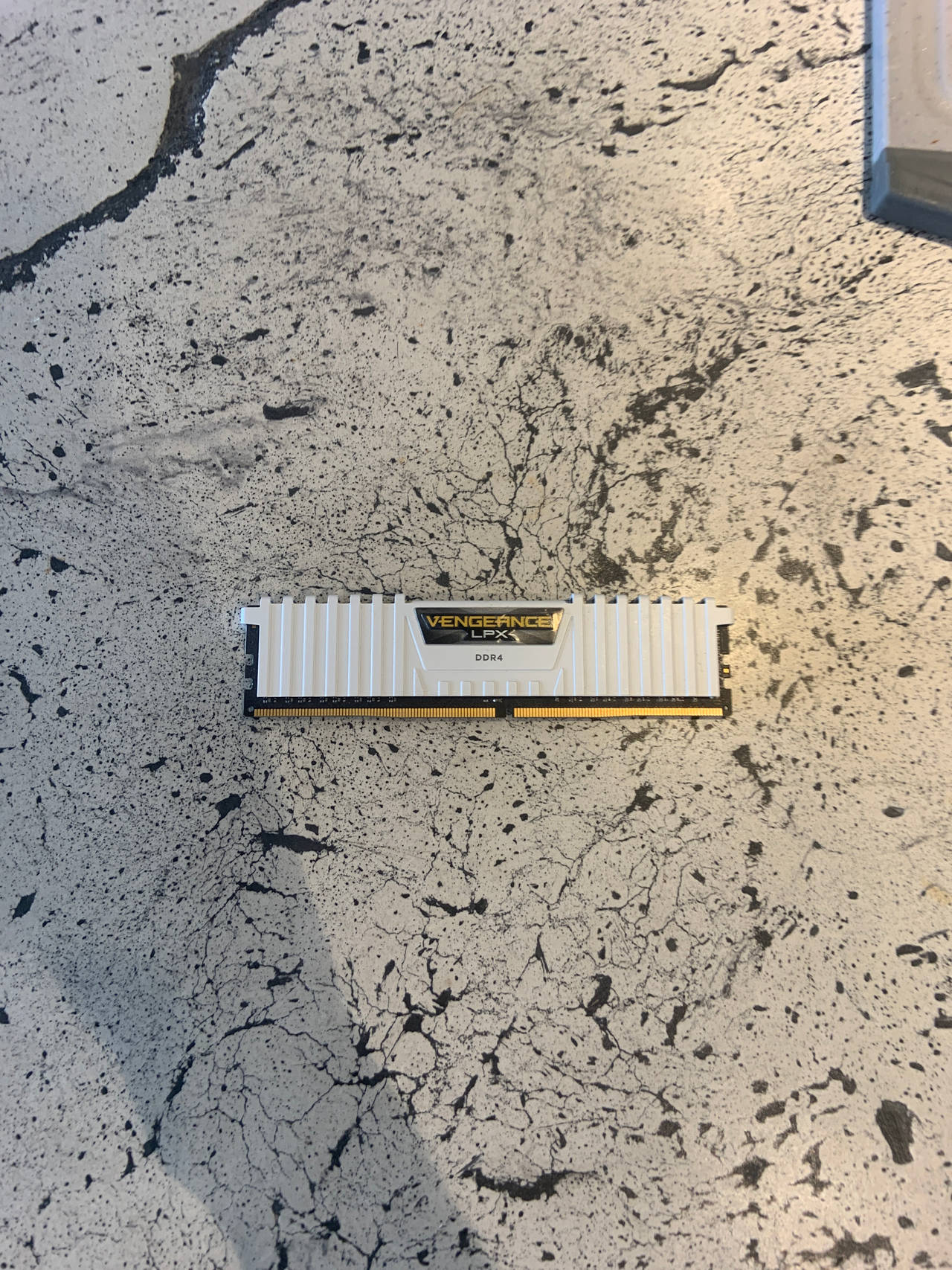 Corsair Vengeance LPX DDR4 RAM (Single 8g)
