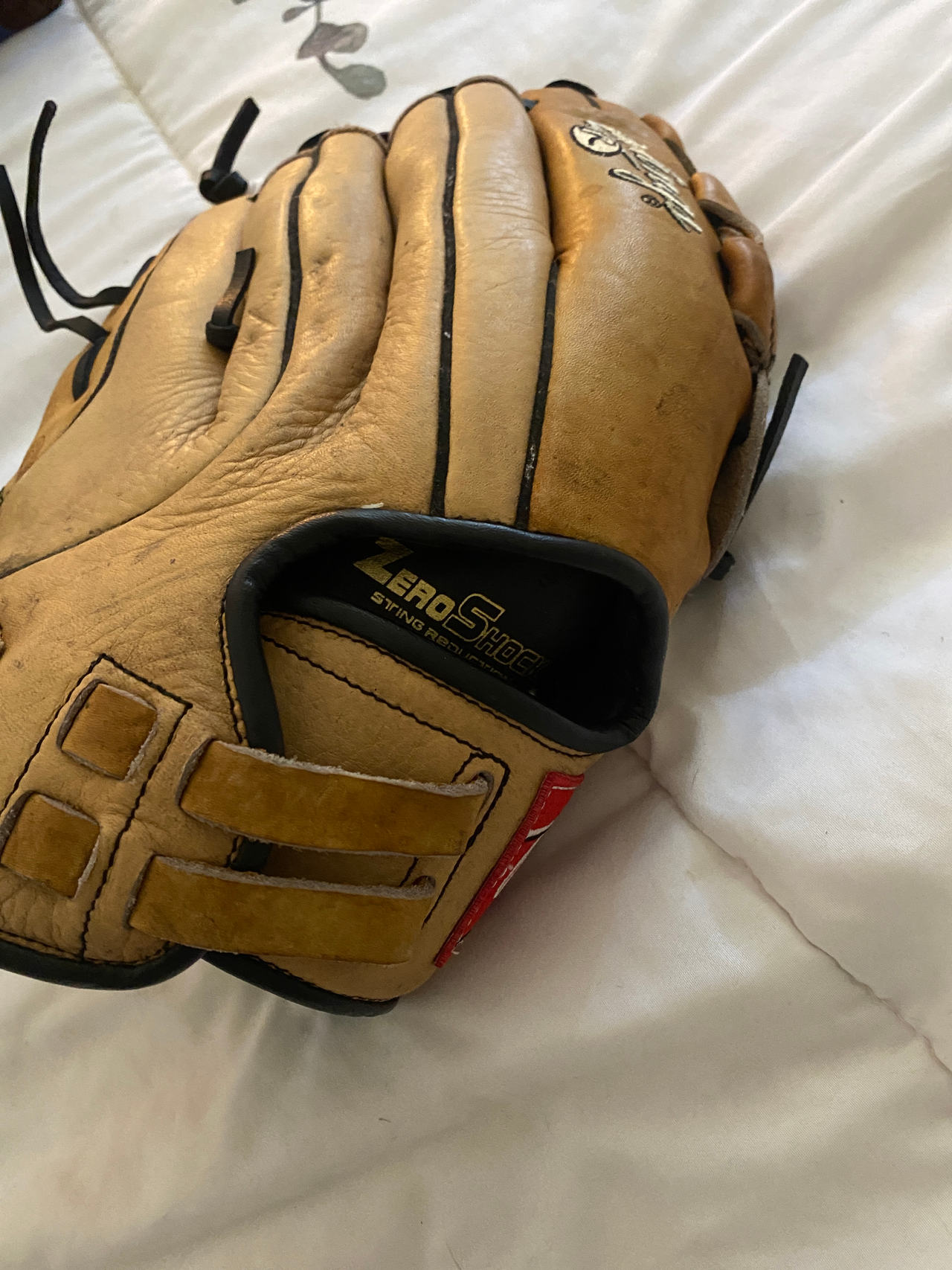 Rawlings Baseball Glove