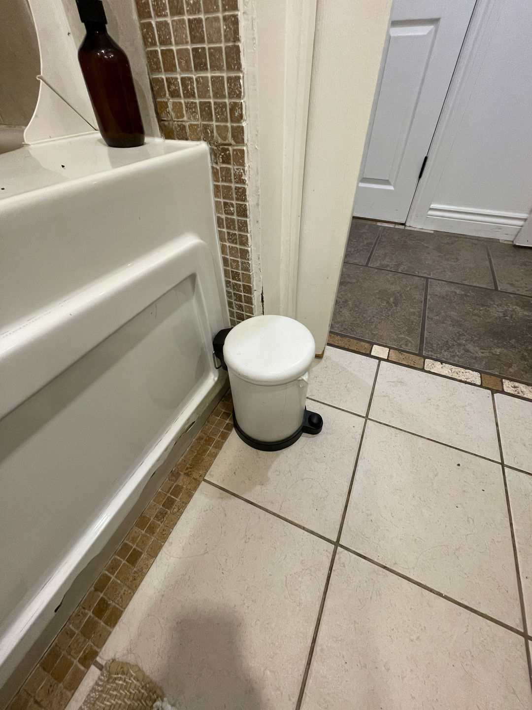 Small Bathroom Pedal Trash Can